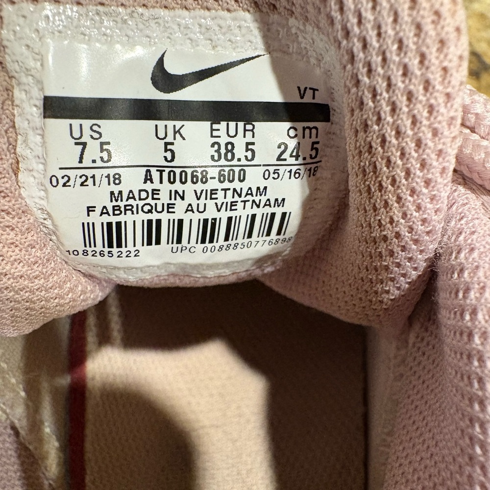 Nike Women's Air Max 95 in Light Pink size 7.5 women’s - Picture 7 of 9